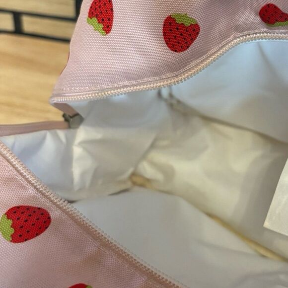 Jansport Pink Strawberry Big Break Lunchbox - Picture 10 of 10